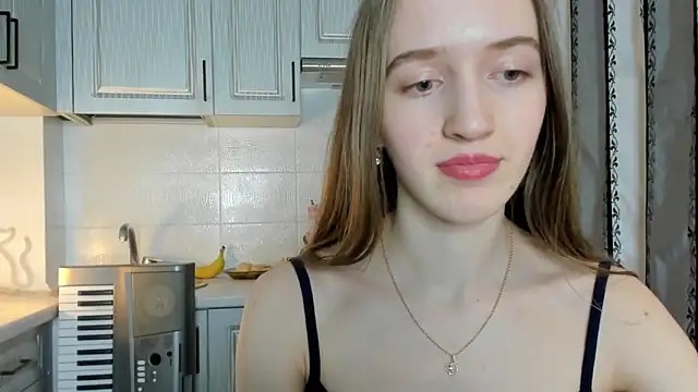 leslie_my_lovee (F teen) - take off my t-shirt