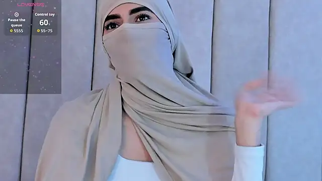 _zahiira_ (F young) - full NAKED+ off hijab