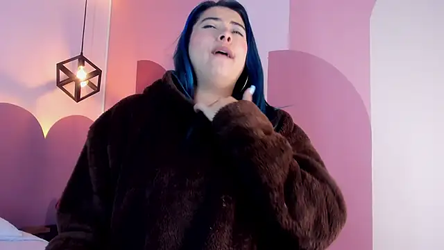 valeryboobs1 (F milf) - in my bed playing with my pussy and dild