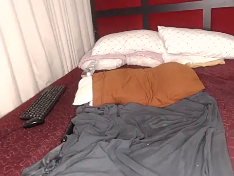 sweethips95 (Ask my age) - fuck me daddys im horny