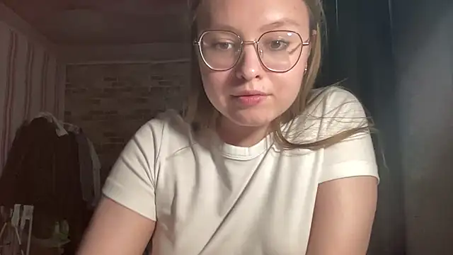 blair_reid (F teen) - Make my ass red