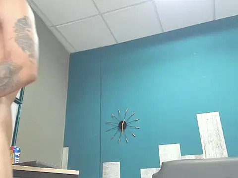 brian_tattoo (M twink) - HOT MILK SHOT IN PUBLIC!!😈😈