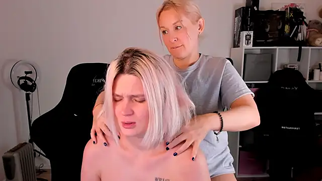 hotblonds (Ask my age) - on vacation🌊⛱️