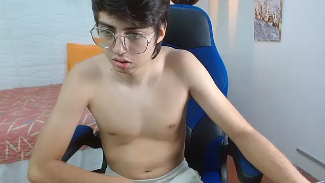 jhoellx (M young) - Full naked nad hard cock