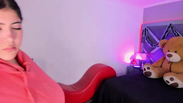 amberinihoffman (F young) - pussy play with domi