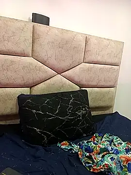 angell_cooper (F mature) - dildo in pussy,