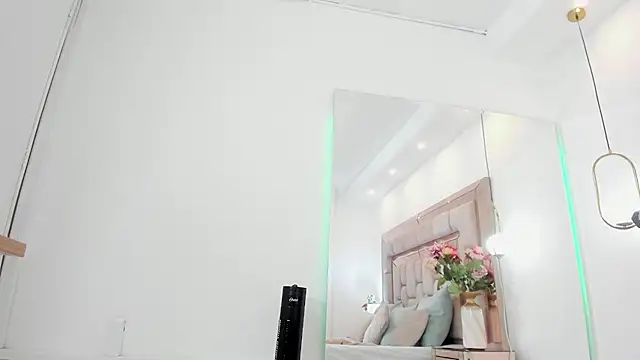 lilithrouss1 (F teen) - undress me with a sexy dance