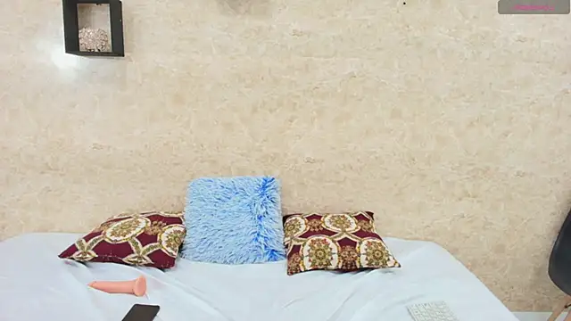 hafsa_ali (F milf) - Spank ass X3 👋🍑