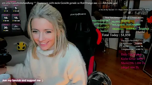 Lisaonthemoon webcam