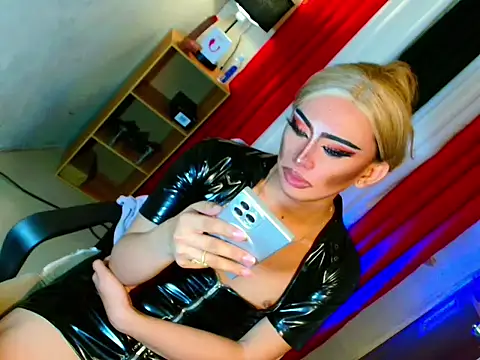 HOLLYWOOD_QUEEN_88 webcam