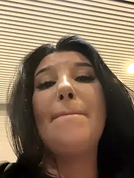 tisha_busty (F milf) - Fuck the pussy with a HUGE DILDO