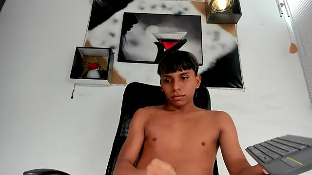 tyler_twink_boy webcam
