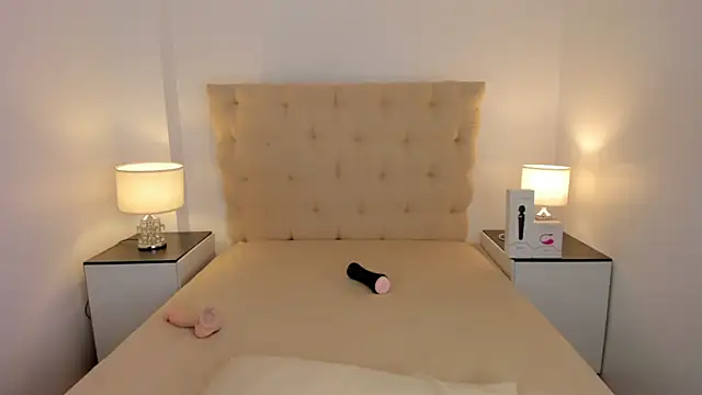 lovableXnaughty_lily webcam