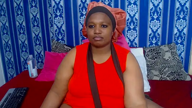 JUICEYLIPS333 webcam