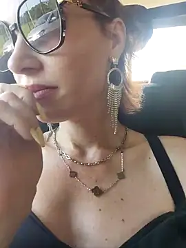 Irresistible24 webcam