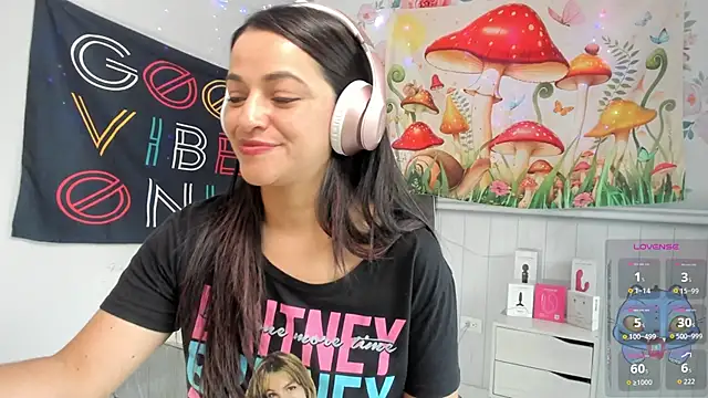 LovelyAzucena webcam