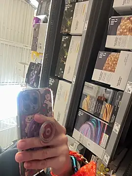 lolabunny9 (F milf) - TOYS ON!!!!  Make this MILF CUM!!!