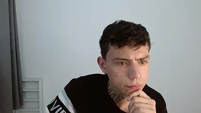 hot_teo_ (M twink) - Show feet