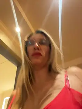 gatitacarlita (F milf) - In office 🥰😘Make me wet 💦💦💦