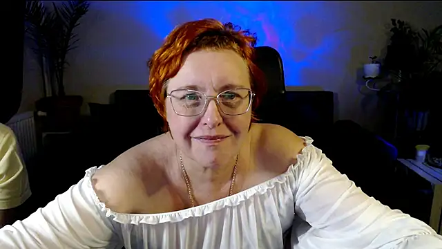 joannaandneighbour (F mature) - My sweet tits