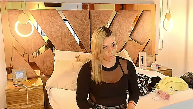 zarah_andrew__ webcam