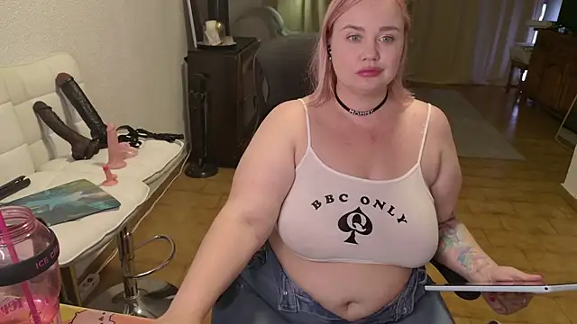 MargotGrey webcam