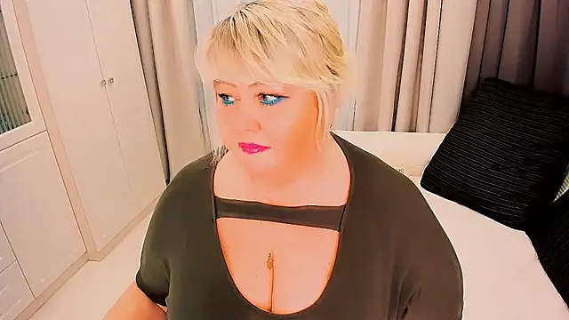 BIGTITSBBW webcam