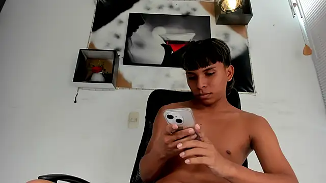 tyler_twink_boy webcam