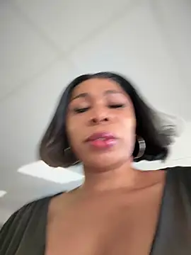 Belle___ Live Webcam on Stripchat