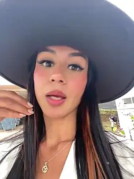 juliana_xander (F young) - fuck in public place 🙊