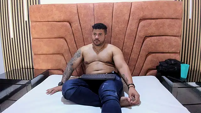 michael_hill1 (M young) - Show ass doggy style