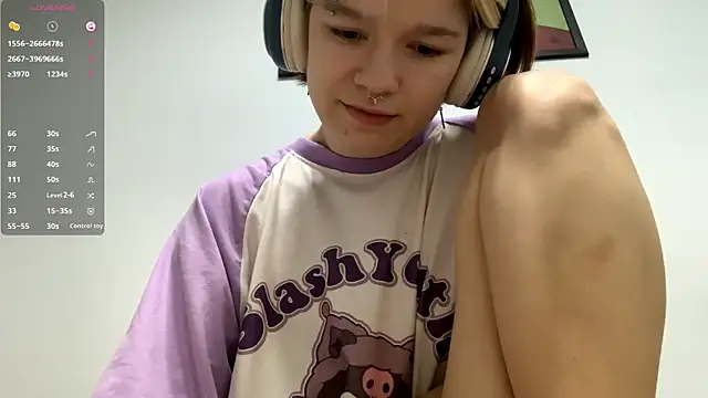 lorrebak (F teen) - Massage my ass with cream 🥰