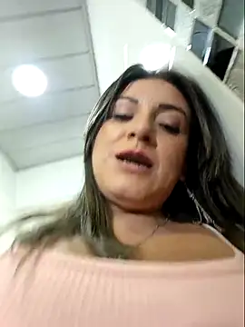 cataleyamyst (F milf) - Make me wet control my toy x 2 min