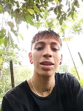 _daemon_666 (M young) - Show erect penis