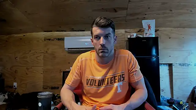 kenny_kyle (Ask my age) - naked 5 mins