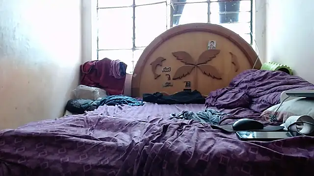 nakedlima (Ask my age) - show penis head and balls