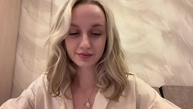 AdeleEverhart webcam