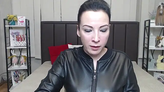 elizabethsho (F milf) - LIGHT THE FLAME IN ME