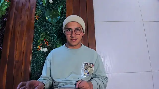 andy_joy_ (M young) - stay in undies