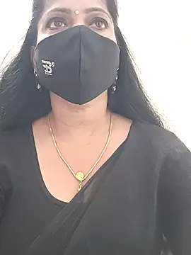 shivani27 (F milf) - Gold chain