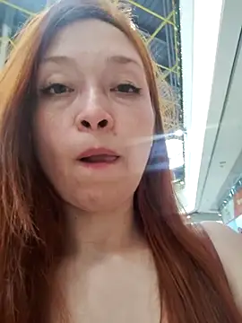 sweetbriana (F milf) - show tits in street