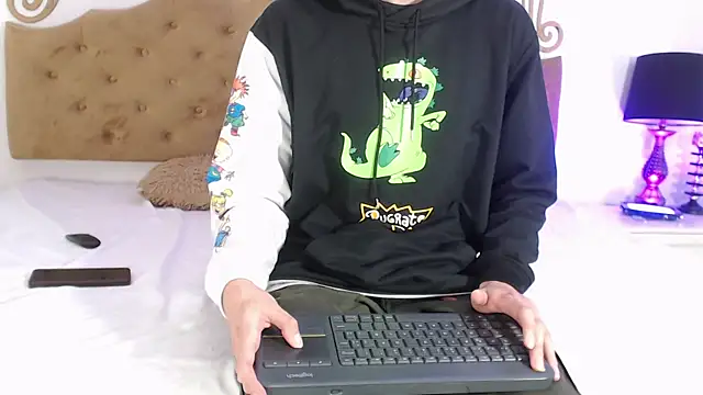 abysskingg (M young) - lets have fun!! make me cum guys please