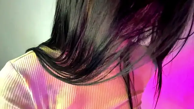 beautyofnlka (F young) - Tease with my top