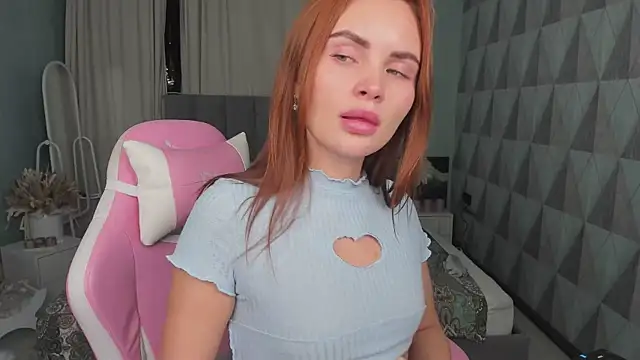 anna_dreamer (F young) - wet t-shirt show