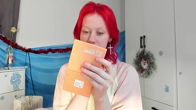 silly__milly (Ask my age) - Shaved pussy in oil