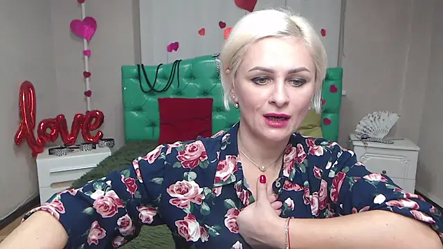 oliviahorst (F milf) - tease me slowly