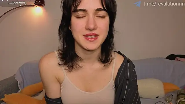 revalation_ (F young) - Bare back teasing