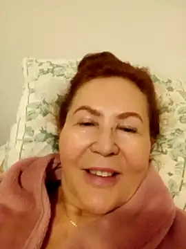 hottie-mom (Ask my age) - I will warm you up! Let s play!