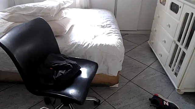 mysterbearmg (Ask my age) - CUM IN PUBLIC