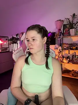 sweetest_pie (F young) - lick nipples